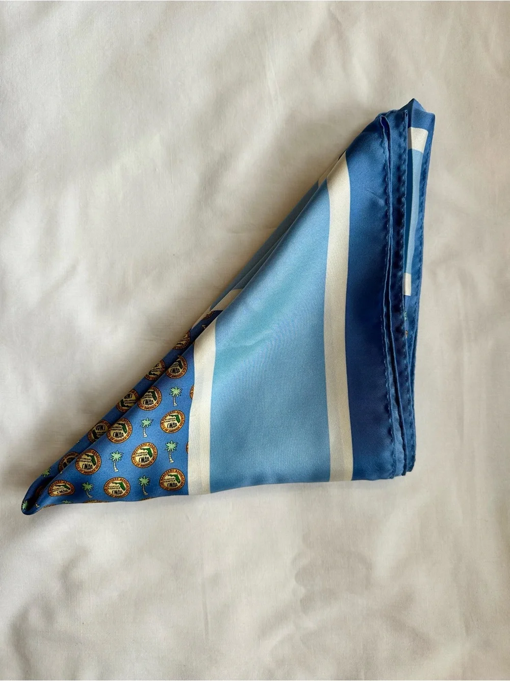 Vineyard Vines Light Blue Medallion Palm Tree Florida Silk Scarf 34” Square